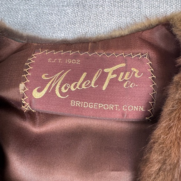 Vintage Model Fur Co Brown FUR SHAWL- embroidered with initials - Picture 4 of 6